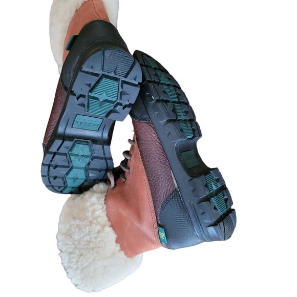 Lauren Ralph Lauren Quinta Shearling Boots. Size 6.5B - Picture 6 of 9